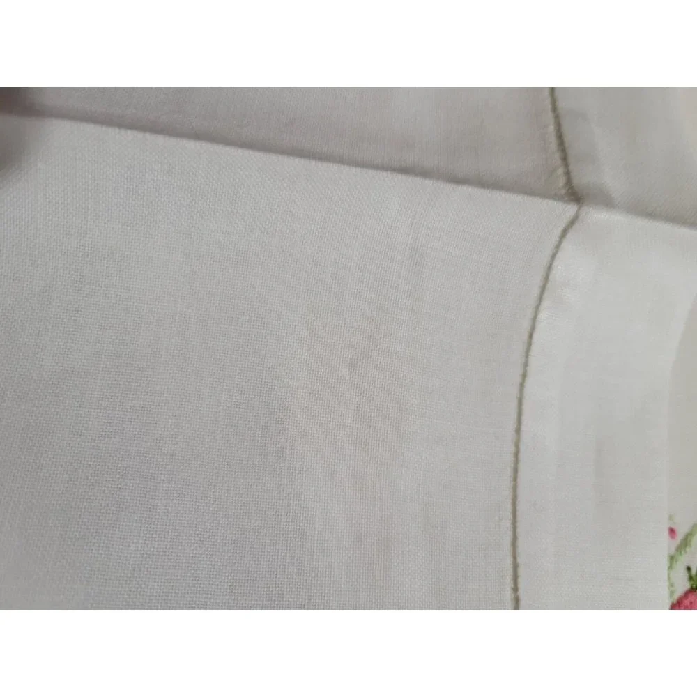 Unbranded white starched